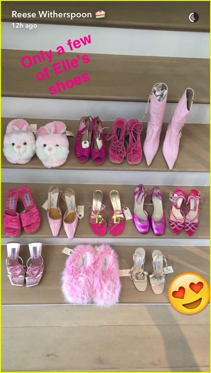 reese witherspoon tries on legally blonde costumes 19