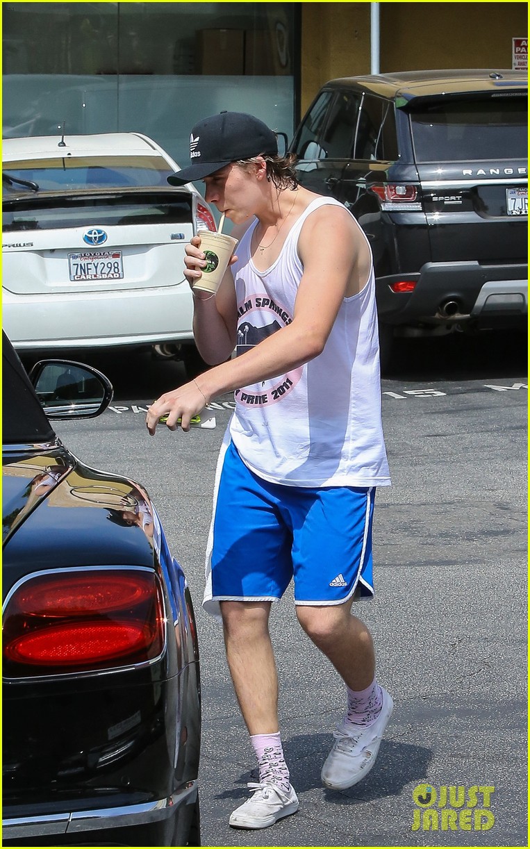 david beckham son brooklyn grab smoothies after cycling class01010