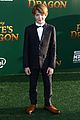 wes bentley suits up for petes dragon world premiere 02