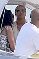 beyonce jay z hold hands boat italy 02