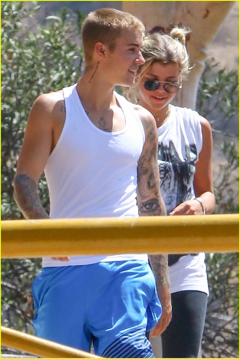 justin bieber sofia richie step out after romatic beach date 043730685
