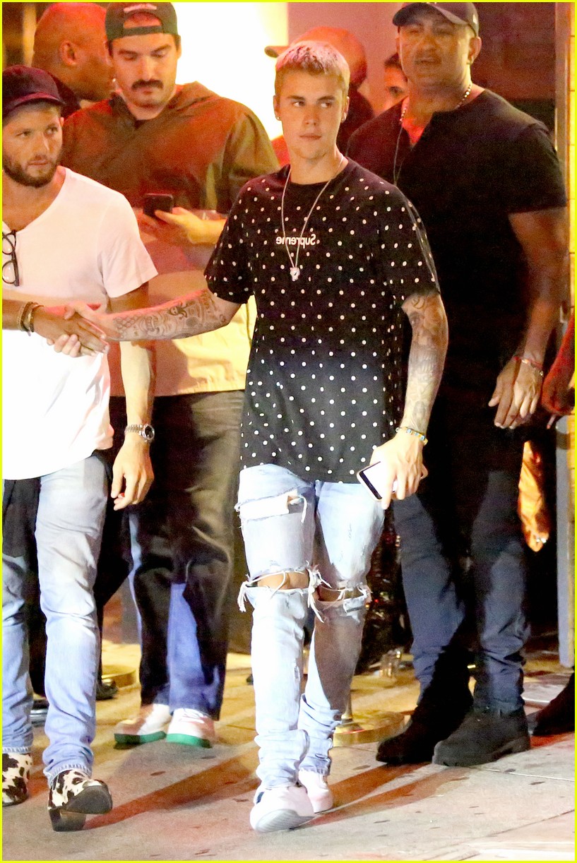 Justin Bieber Just Scored Eight World Records!: Photo 3746200 | Justin