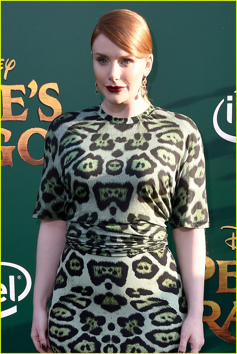bryce dallas howard flies with elliot at petes dragon premiere 043729477