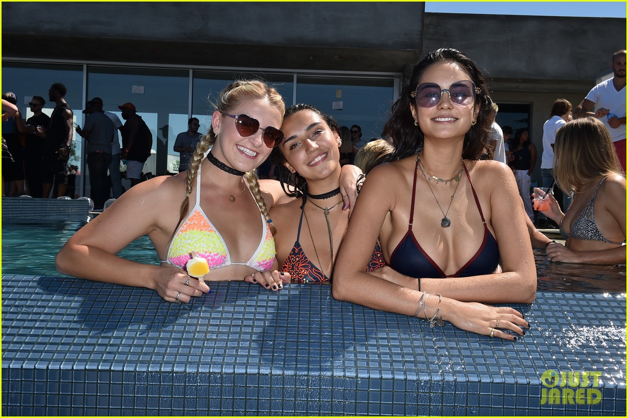 courtney eaton goes swimming with r5 at just jared summer bash 043734348