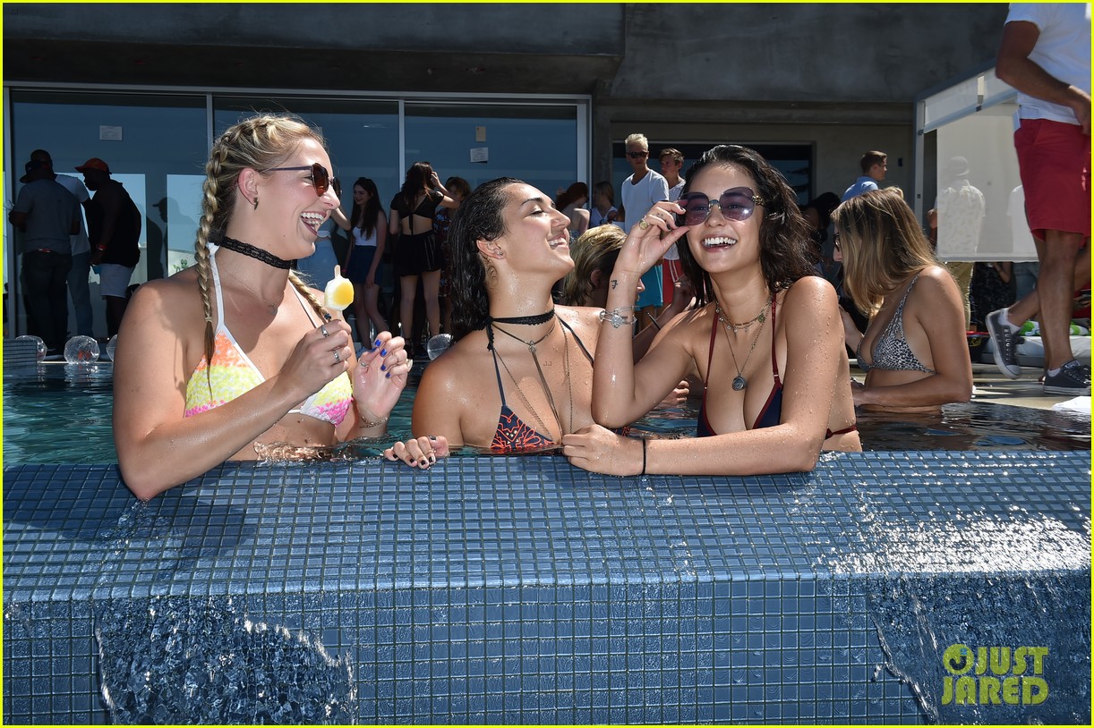 courtney eaton goes swimming with r5 at just jared summer bash 123734356