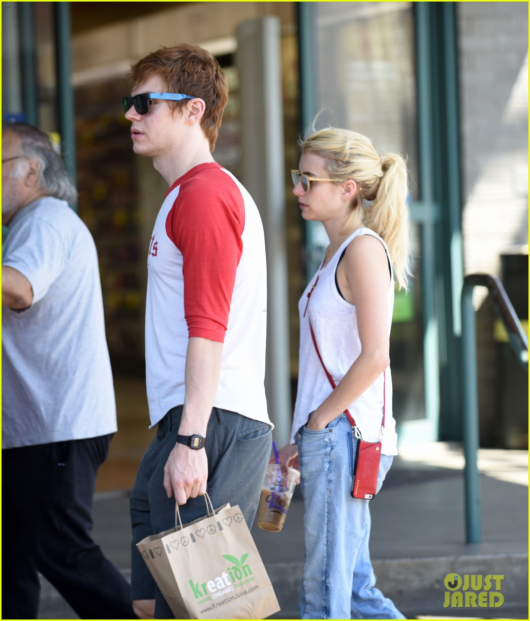 on again off again couple emma roberts evan peters reunite for lunch01707mytext3745751