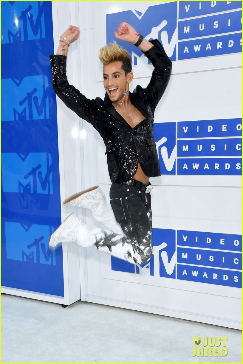 Frankie Grande & 'RuPaul Drag Race' All Stars Recreate Iconic Looks on