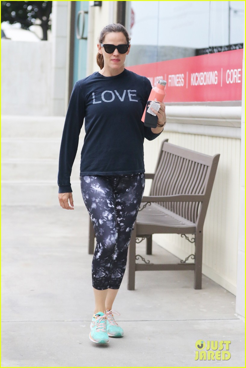 Jennifer Garner's Kids Are 'Super Excited' to See Her in 'Nine Lives(02)