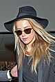 amber heard lands lax from london 05