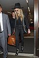 amber heard lands lax from london 09