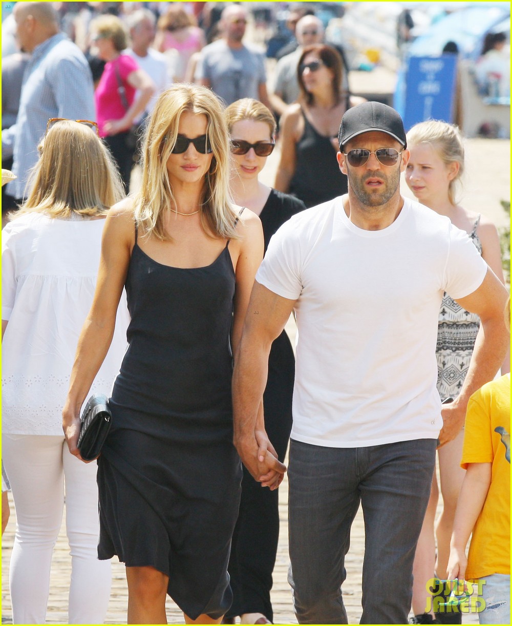 rosie huntington whiteley and jason statham go out for breakfast in malibu 063723437