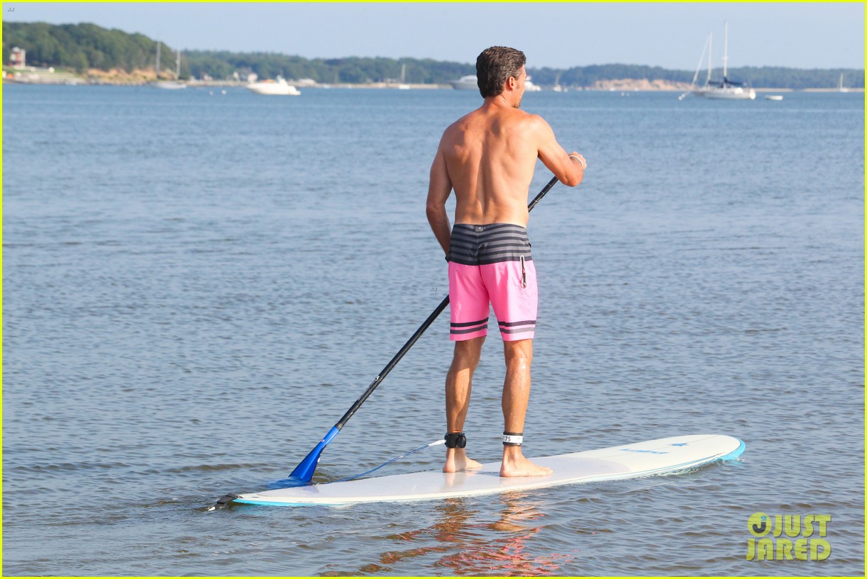 jason sehorn shirtless paddle pink hamptons 10