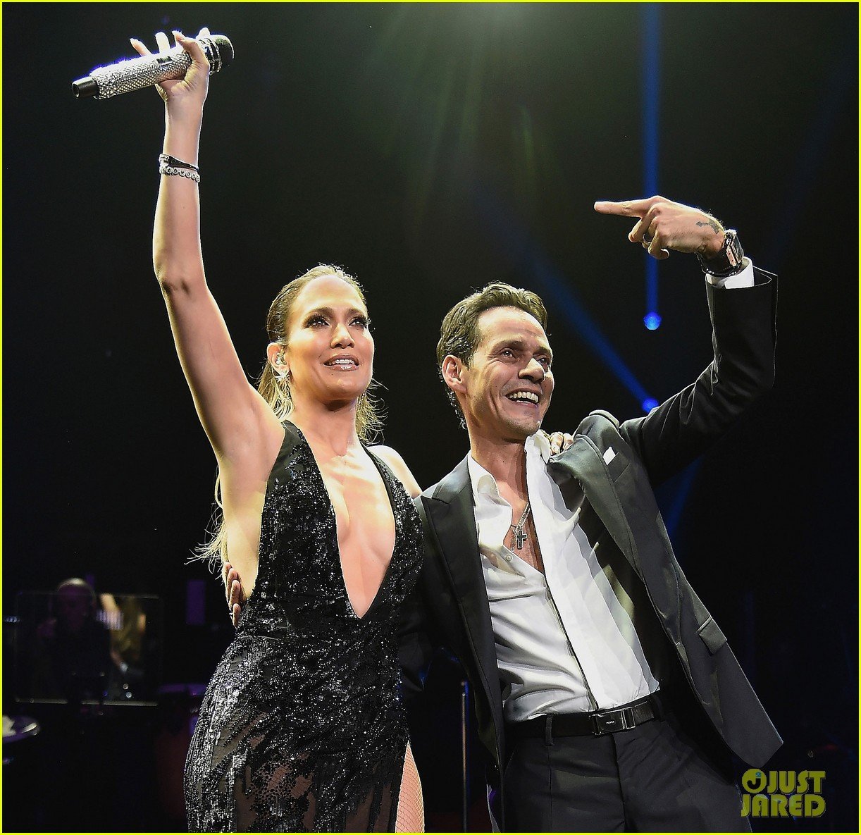 Watch Jennifer Lopez & Ex Marc Anthony Duet in NYC! Photo 3743603