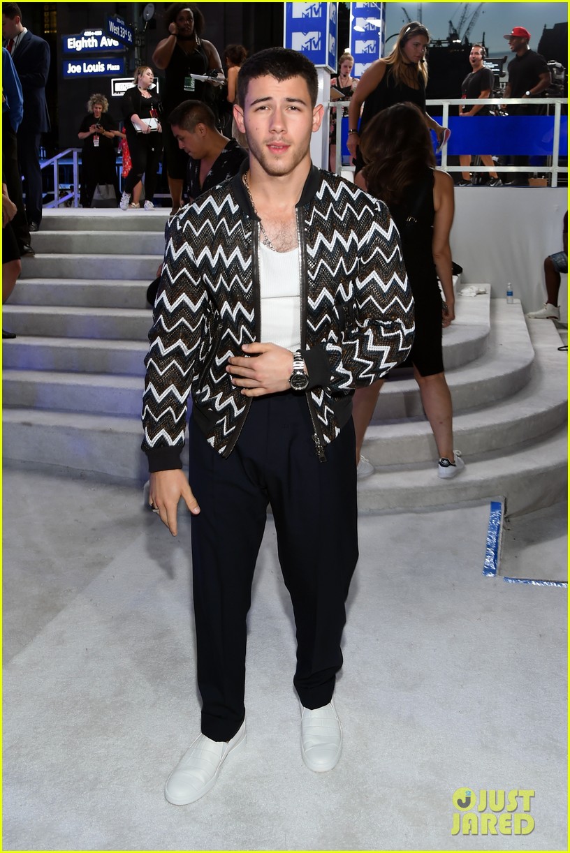 Nick Jonas & Brother Joe Get Matching Tattoos Before MTV VMAs 2016