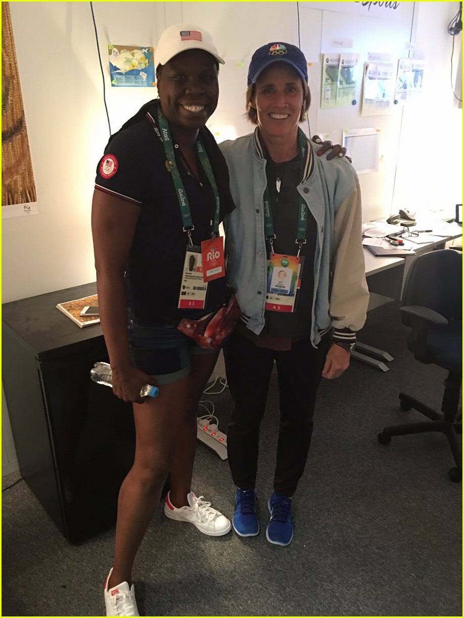 Leslie Jones Meets Olympians Simone Biles & Aly Raisman in Rio (Video