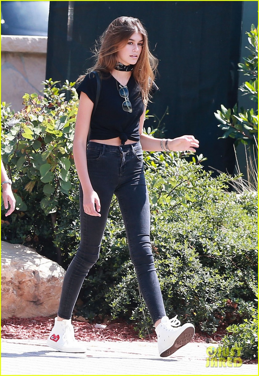 kaia gerber praised by mom cindy crawford new interview 073742307