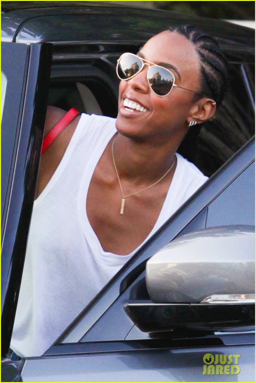 kelly rowland shows off her toned legs in short shorts023113733785