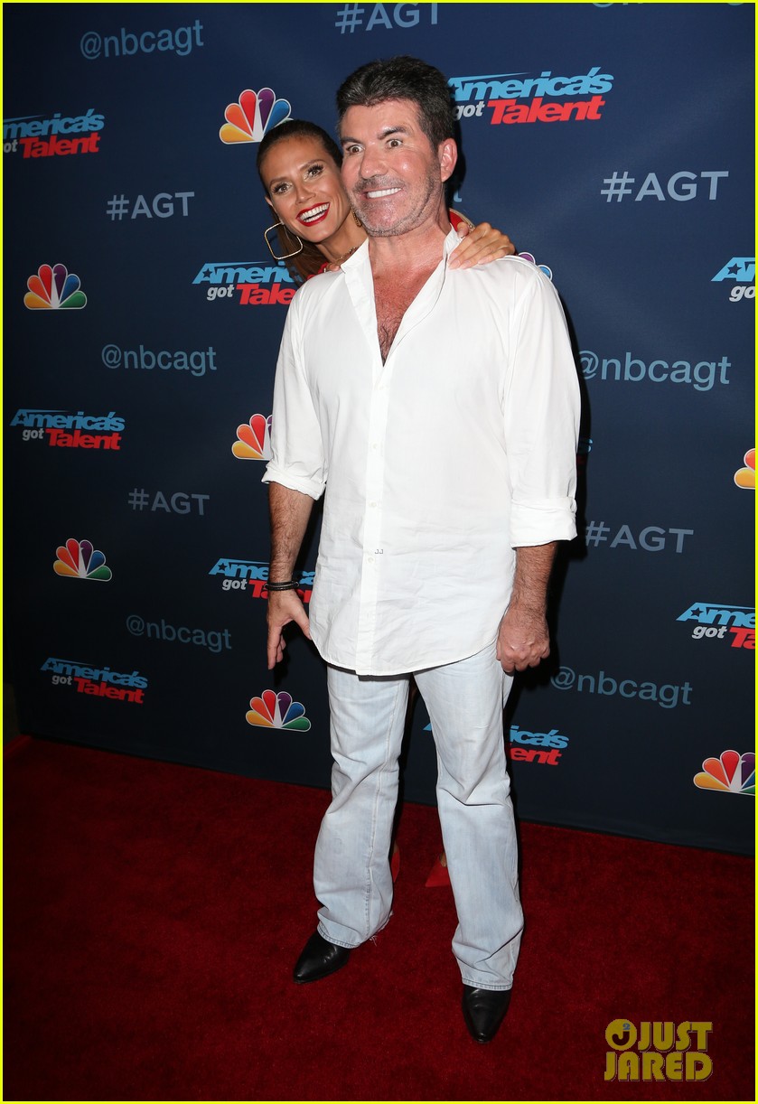 Heidi Klum Covers Simon Cowell In Kisses At 'America's Got Talent' Semi(01)