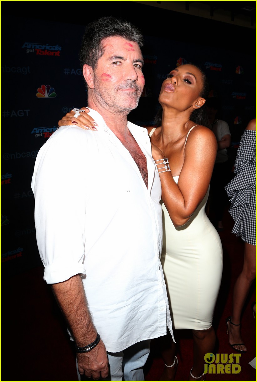 Heidi Klum Covers Simon Cowell In Kisses At 'America's Got Talent' Semi