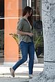 lana del rey shows off her midriff while grabbing lunch02020