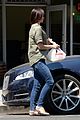 lana del rey shows off her midriff while grabbing lunch02121