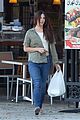 lana del rey shows off her midriff while grabbing lunch101