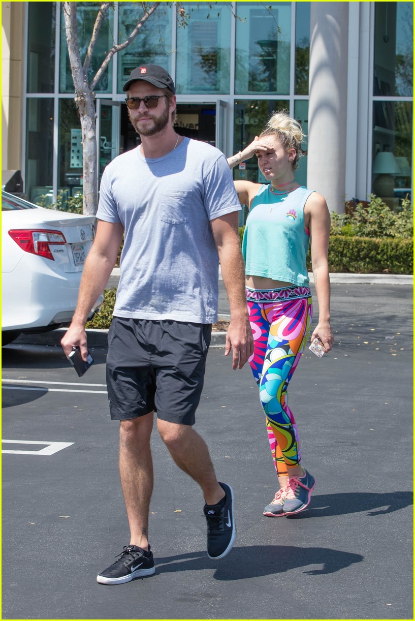 miley cyrus have an afternoon lunch date 20