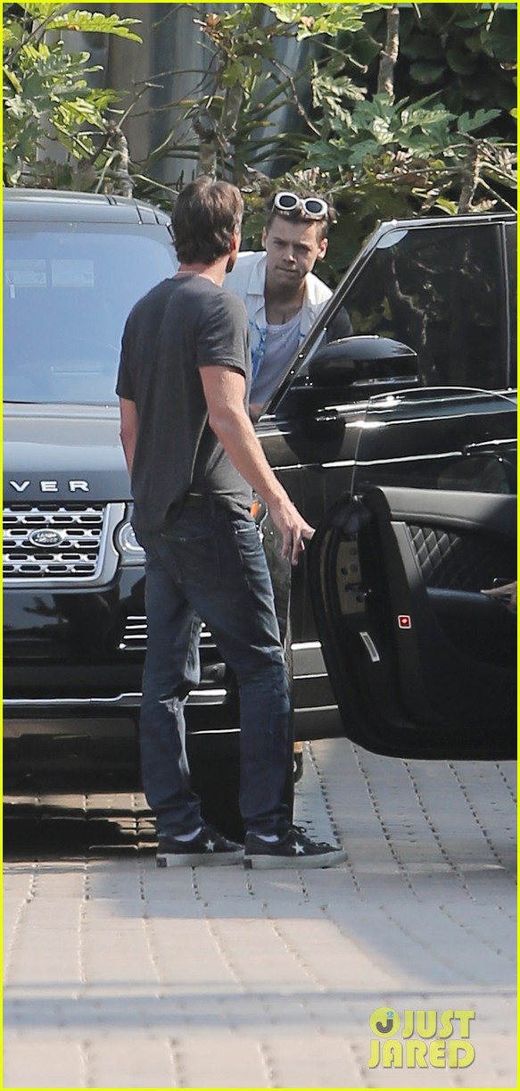 harry styles steps out for lunch at rande gerbers cafe habana 133741950