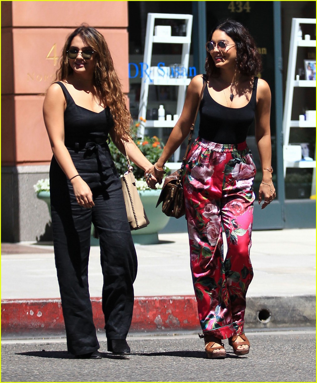 vanessa hudgens has a day out with sister stella 053735228