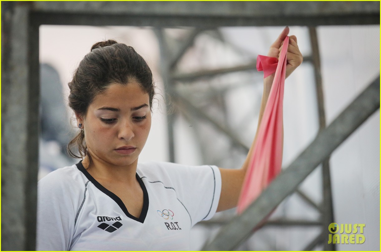 who is yusra mardini olympics refugee swimmer 08