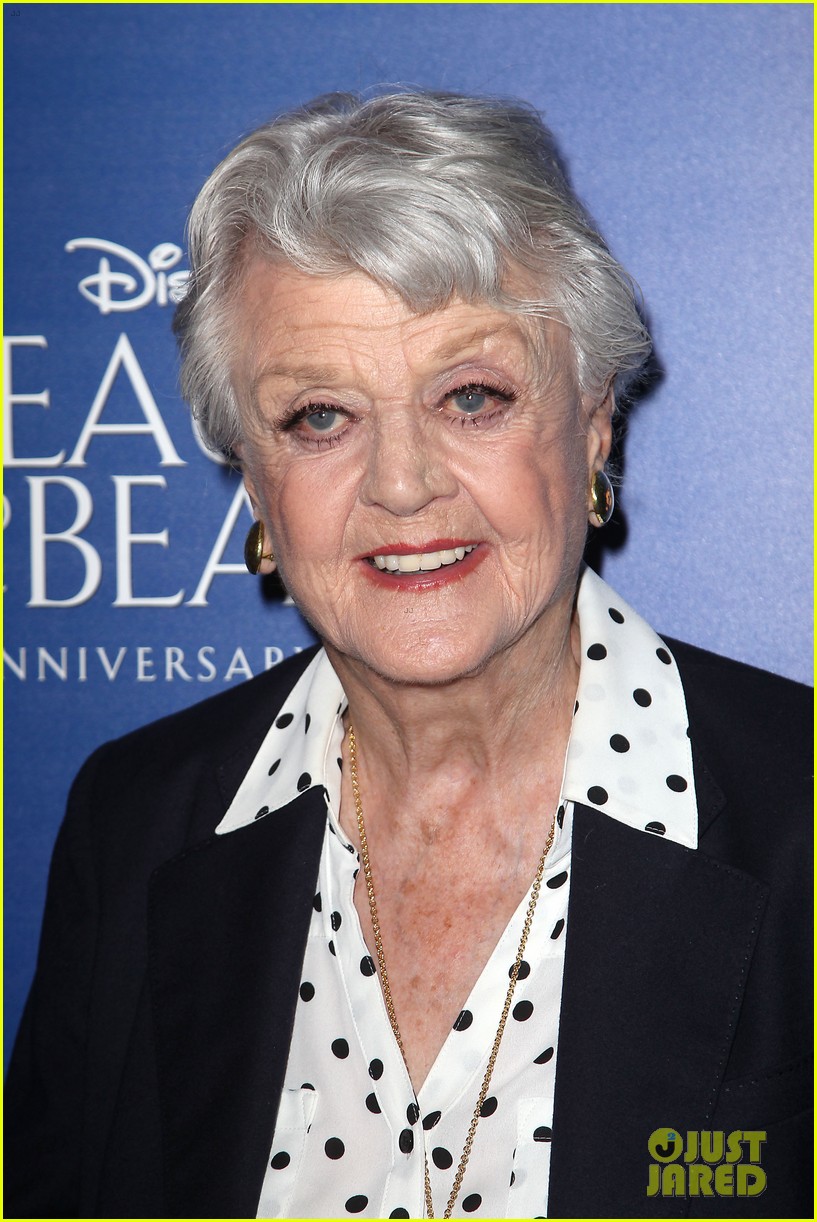 angela lansbury sings beauty and the beast live 25 years later 12