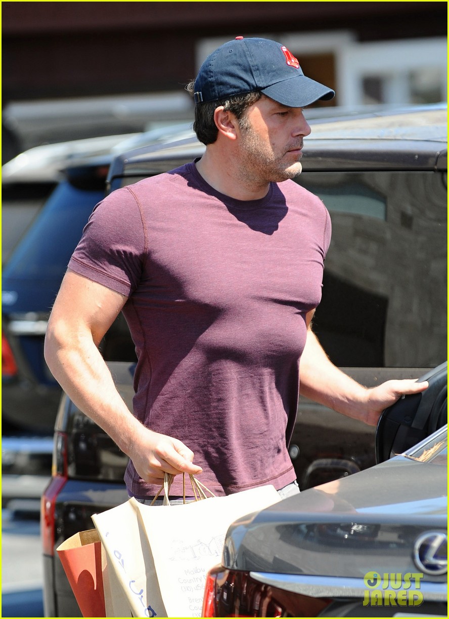 ben affleck takes care of his kids while estranged wife is at film fest505mytext3748927