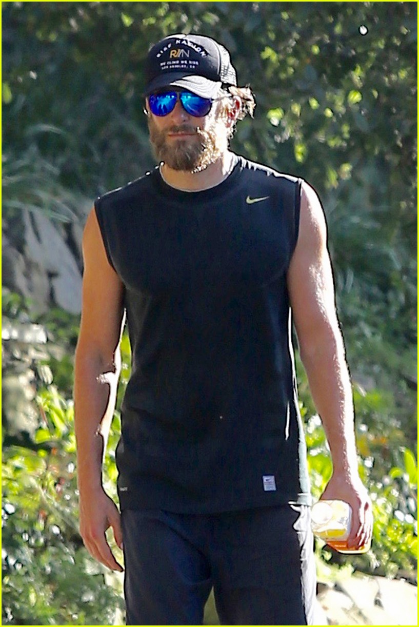 bradley cooper gets in an afternoon workout in la 03