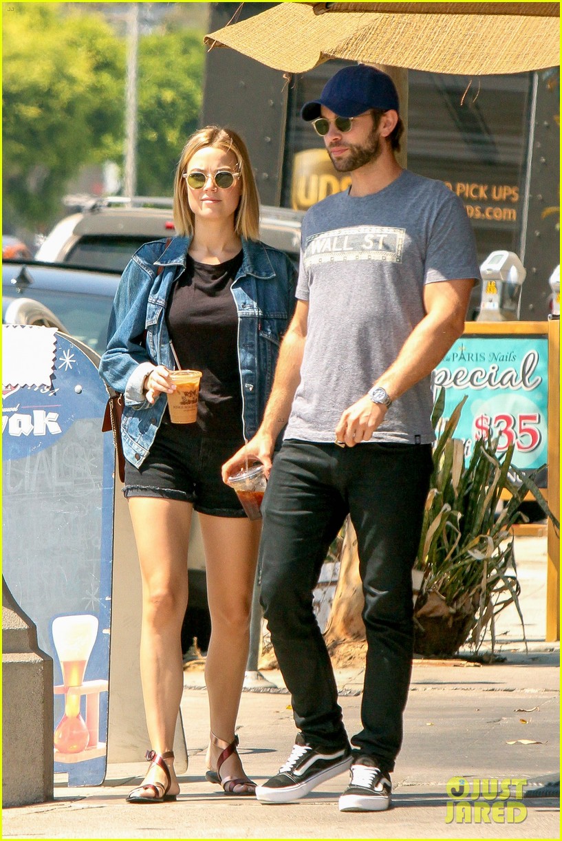 chace crawford and rebecca rittenhouse step out for breakfast and furniture shopping 103753128