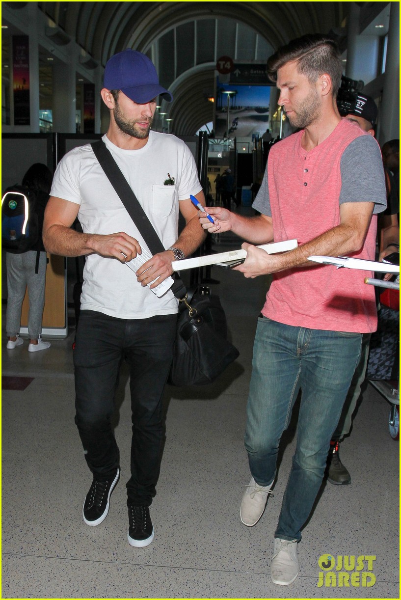 chace crawford puts muscles on display in a tight tee 07