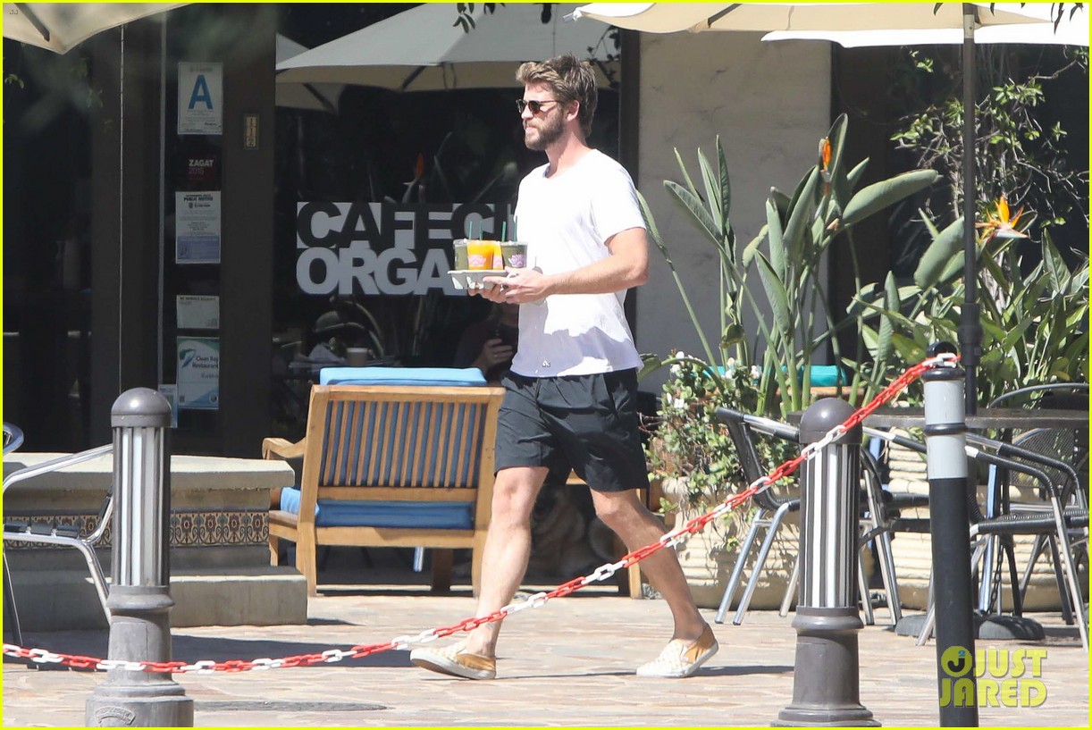 miley cyrus and liam hemsworth step out separately to grab some grub in malibu 053770896