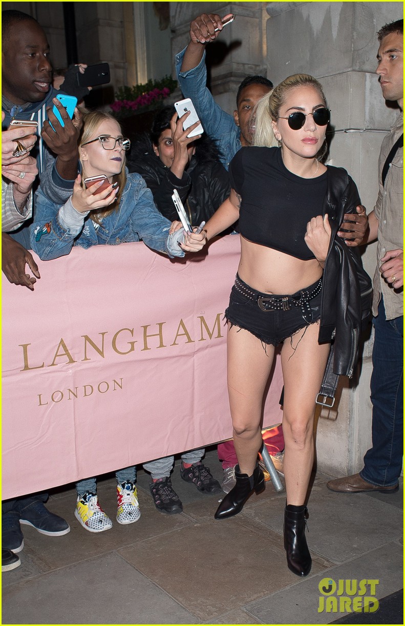 lady gaga greets little monsters after surprise perfect illusion performance 113756706