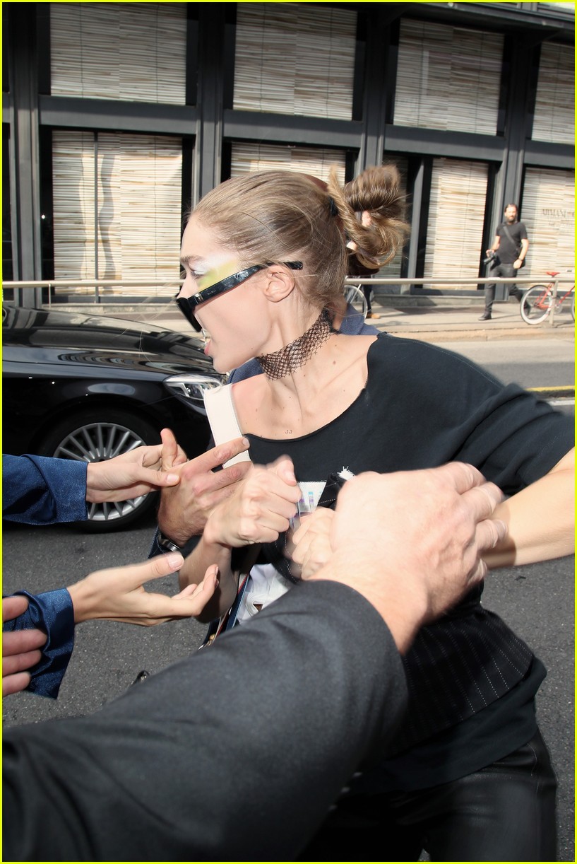 gigi hadid speaks out after being attacked in milan 043771269