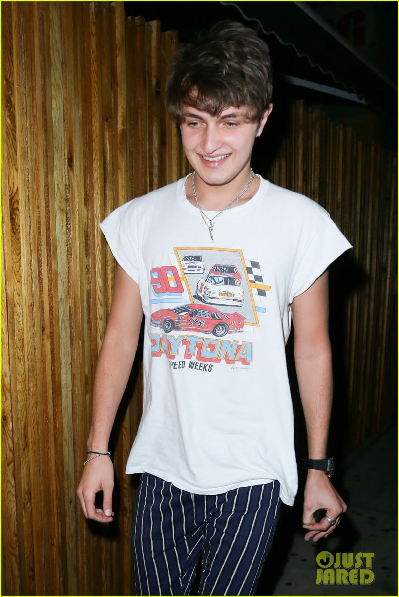 anwar hadid lives it up in the us before heading to paris 023770924
