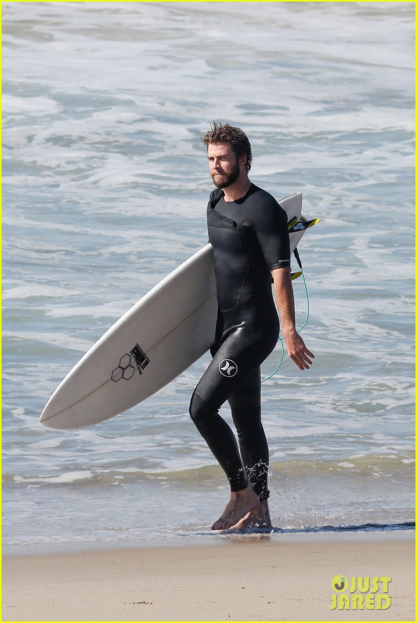 liam hemsworth goes for monday morning surf session with brother luke 013770451