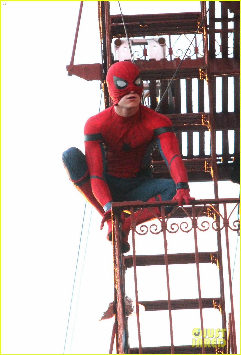 tom holland performs his own spider man stunts on nyc fire escape 173771877