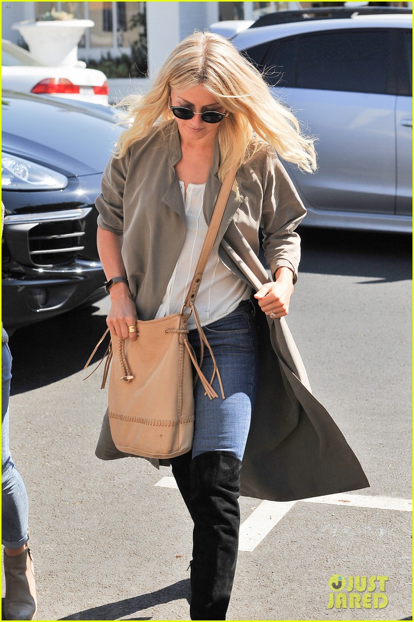 julianne hough enjoys her afternoon shopping20920mytext3760293