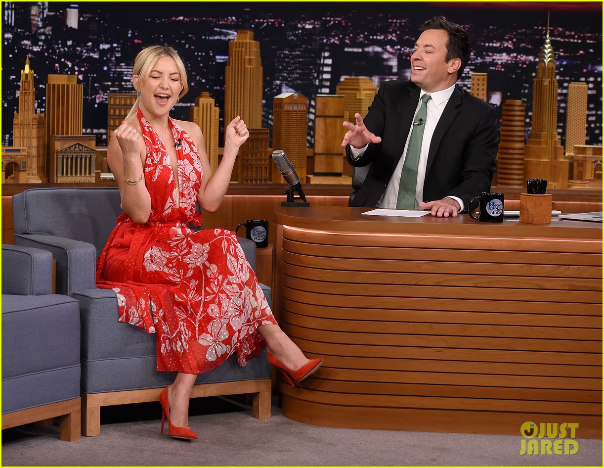 kate hudson sings with jimmy fallon during commercial break 013771749