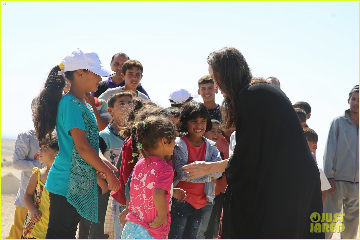 angelina jolie meets children at syrian refugee camp 313755106