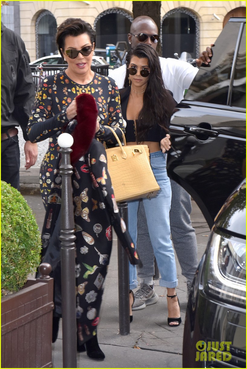 kim kardashian and siter kourtney get glam for a night out in paris 20