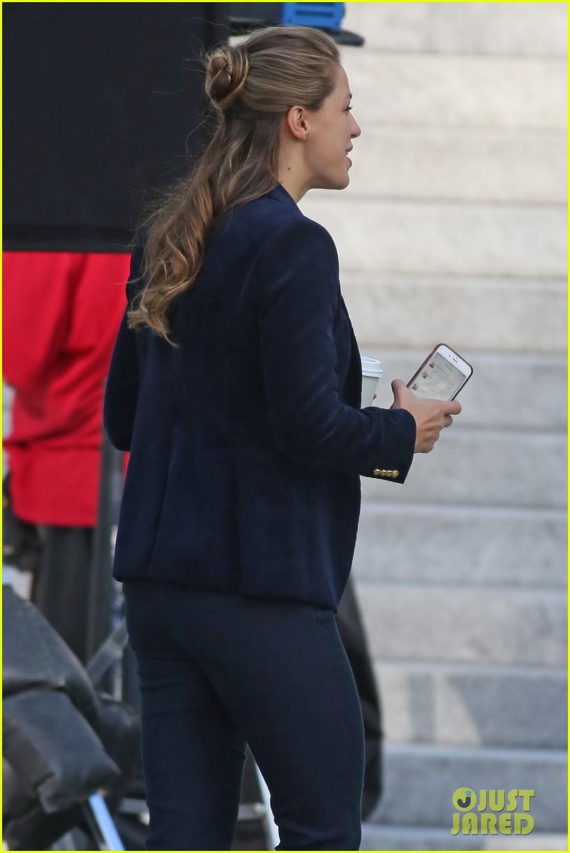 melissa benoist is all smiles while filming supergirl00707mytext