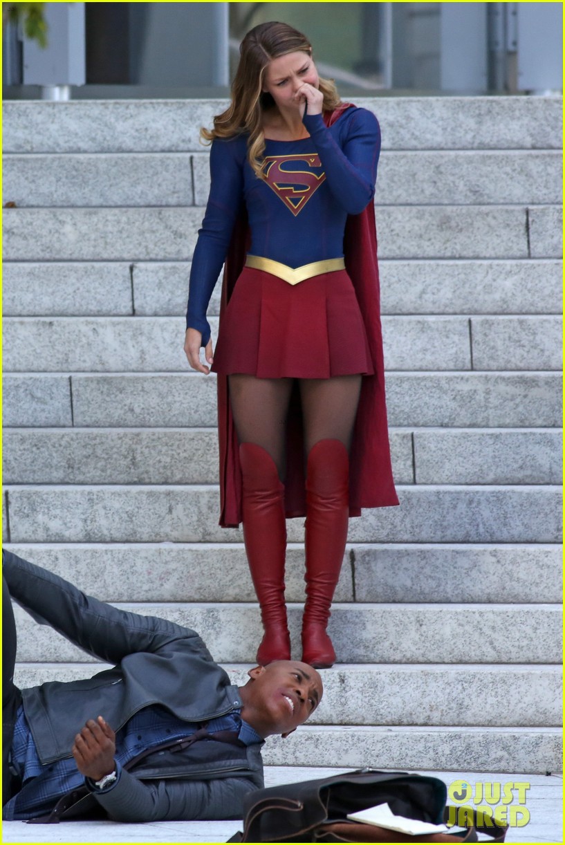 melissa benoist is all smiles while filming supergirl00914mytext