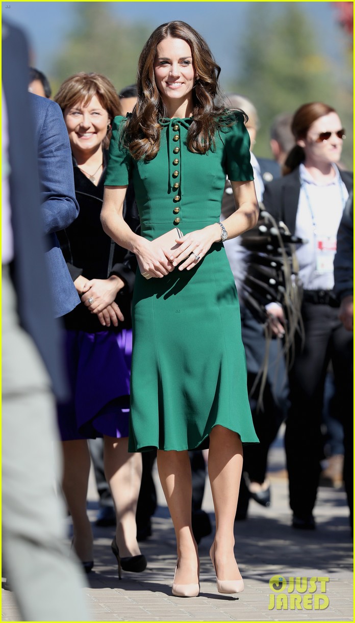 kate middleton rocks two chic looks during canadian tour 213771441