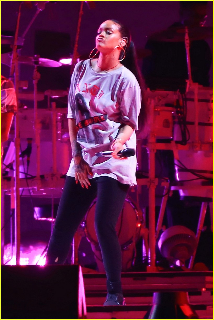 rihanna gets ready for her global citizen festival performance 31