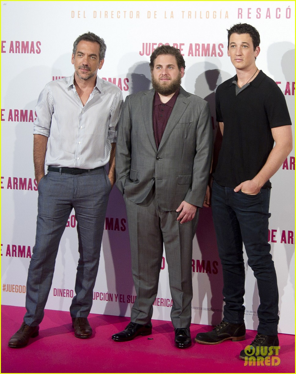 miles teller brings his normal hair to madrid for war dogs 02